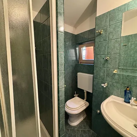 게스트하우스 & Restaurant Rava