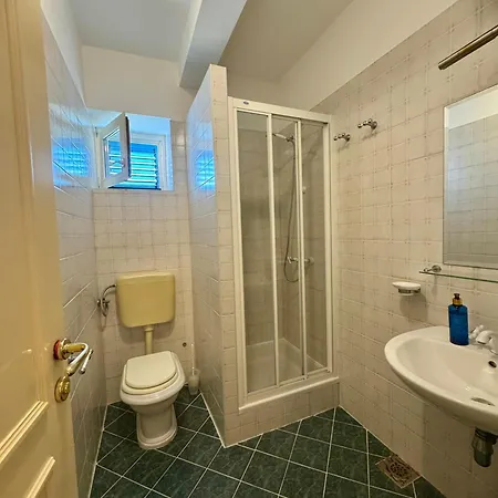 게스트하우스 & Restaurant 4*