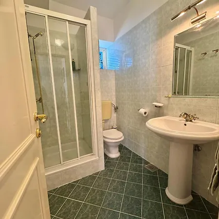 게스트하우스 & Restaurant Rava