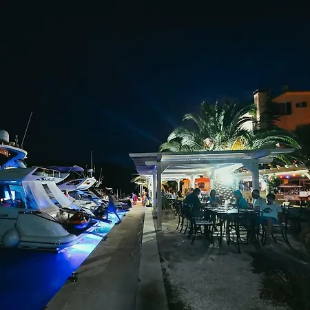 게스트하우스 & Restaurant 4*