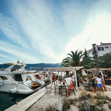 & Restaurant 4* Rava