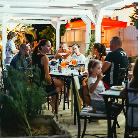 & Restaurant Pensión