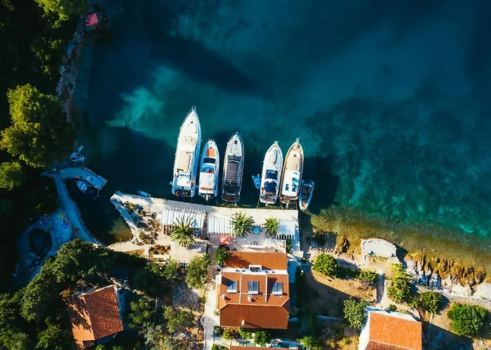 & Restaurant 4* Rava