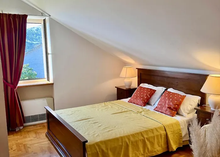 & Restaurant Guest house Rava