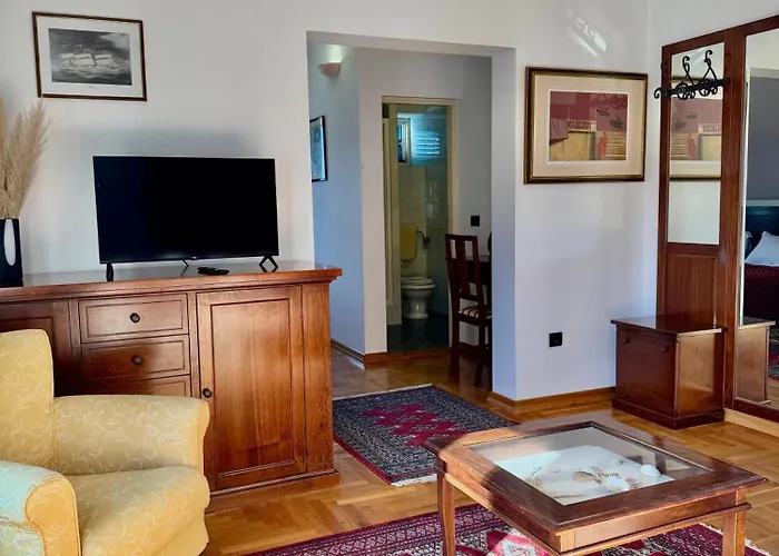 & Restaurant 4* Rava