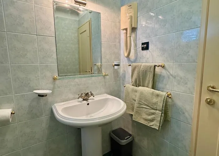 & Restaurant 4* Rava