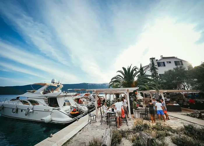 & Restaurant 4* Rava