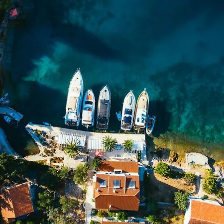 & Restaurant 4* Rava