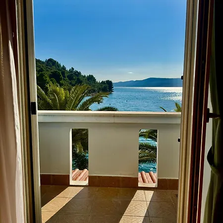 & Restaurant Πανσιόν 4*