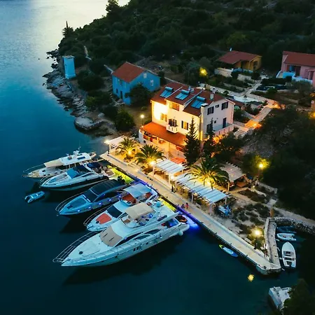 Gostinjska kuća & Restaurant Rava