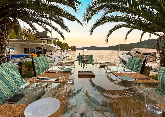 & Restaurant Πανσιόν Rava