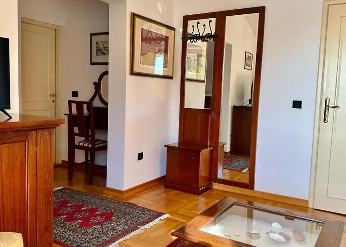 Πανσιόν & Restaurant 4*