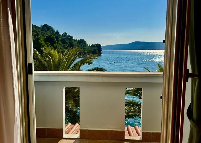 & Restaurant Πανσιόν 4*