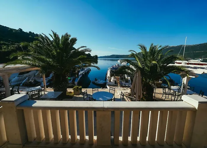 & Restaurant Πανσιόν