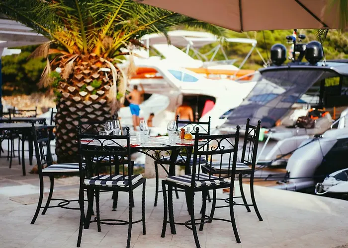 & Restaurant Πανσιόν